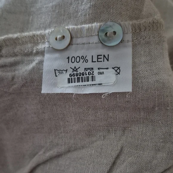 Tan and White Button-Up Tunic - Picture 4 of 4